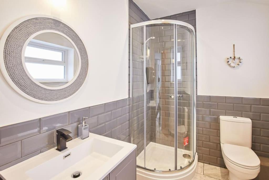 Apt 1 - Queens Court سكرابورو المظهر الخارجي الصورة